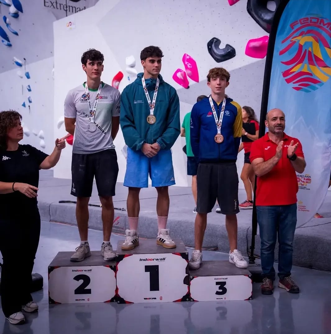 Oro de Santiago Oronich en el Campeonato de Escalada de Dificultad sub19